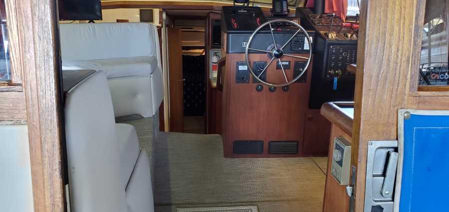 1988 Bayliner 3818