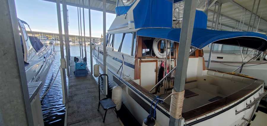 1988 Bayliner 3818