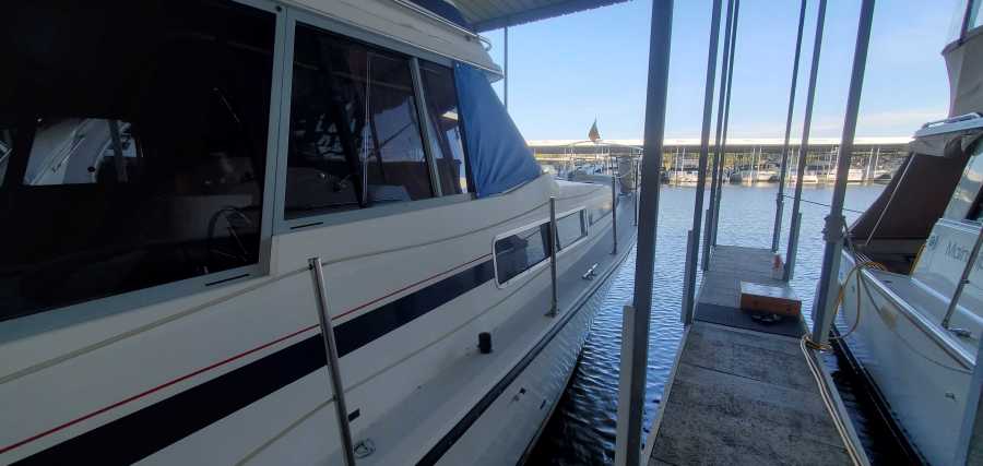 1988 Bayliner 3818