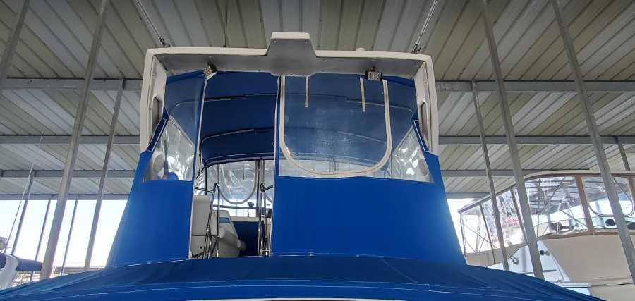 1988 Bayliner 3818