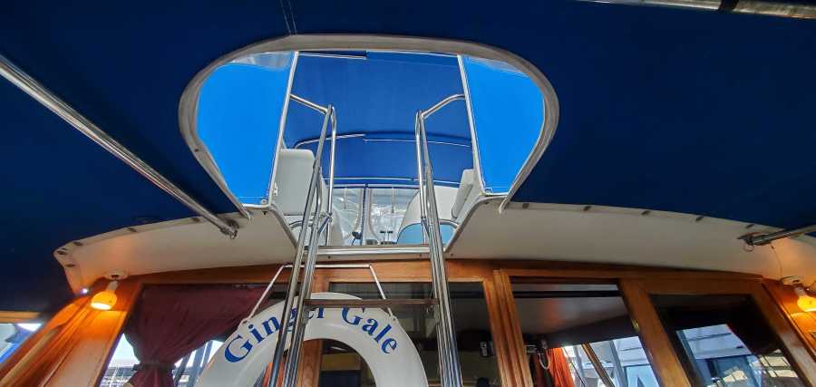 1988 Bayliner 3818
