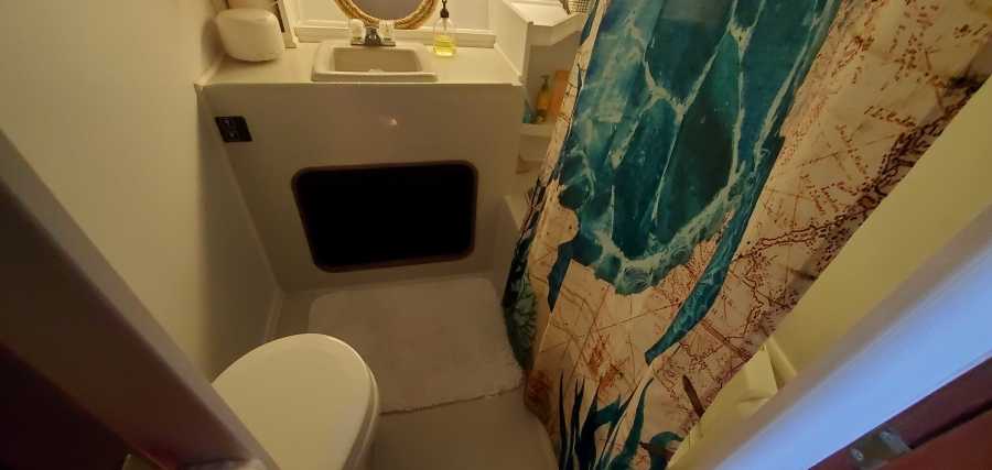 1988 Bayliner 3818
