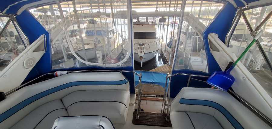 1988 Bayliner 3818