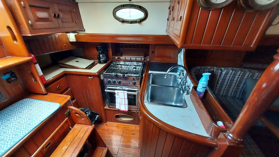 1983 Union 36