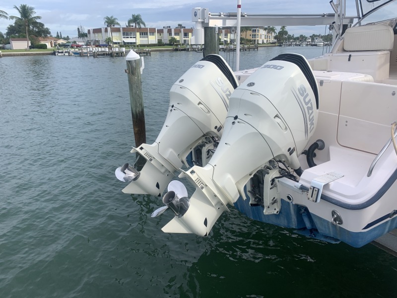 33' 2004 Grady-White 330 Express