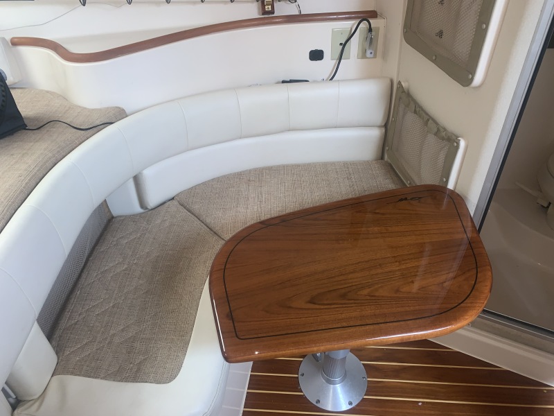 33' 2004 Grady-White 330 Express