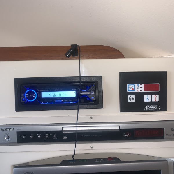 33' 2004 Grady-White 330 Express