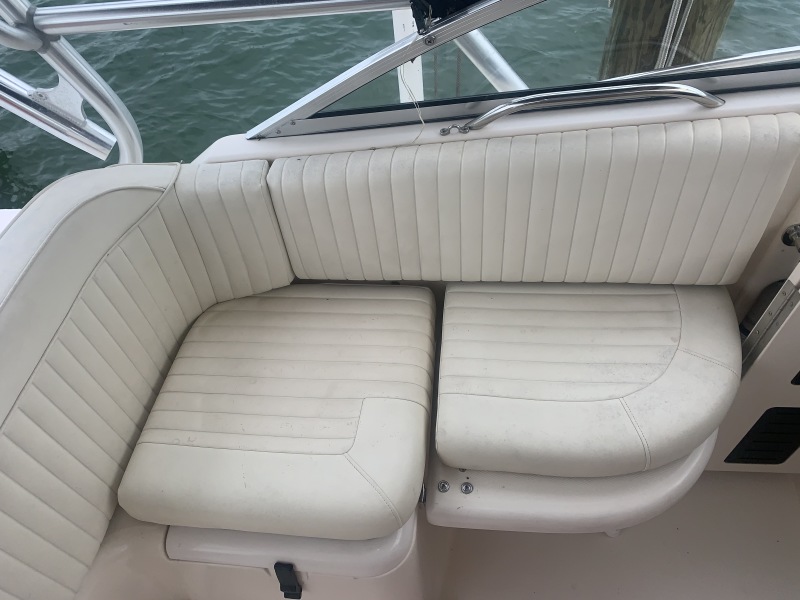 33' 2004 Grady-White 330 Express