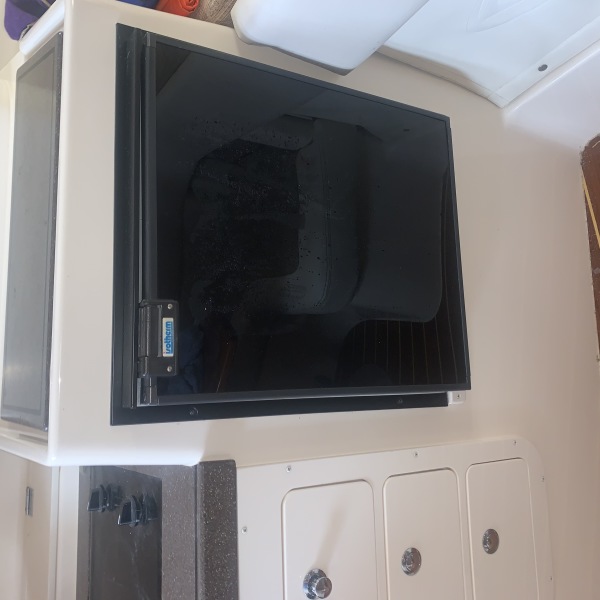 33' 2004 Grady-White 330 Express