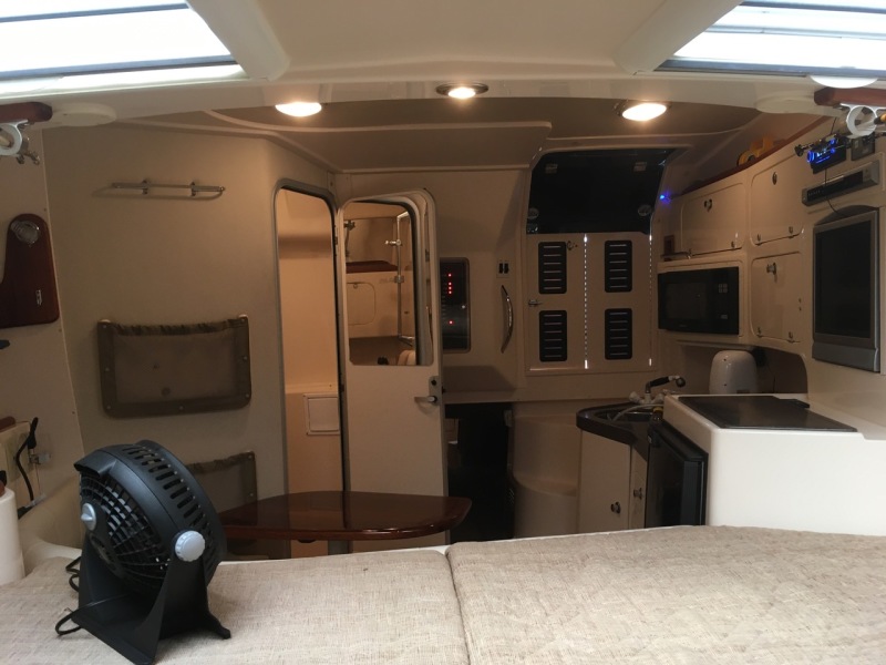 33' 2004 Grady-White 330 Express