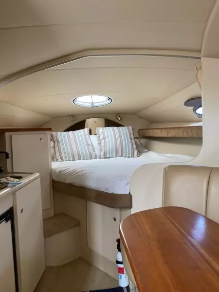2003 Cruisers Yachts 2870