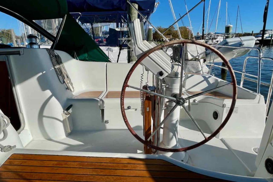 2007 Beneteau 373