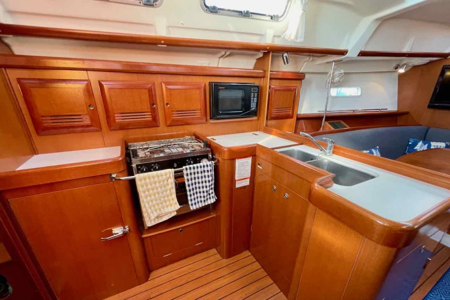 2007 Beneteau 373