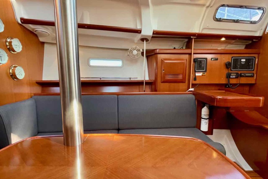 2007 Beneteau 373