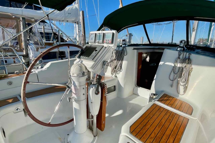 2007 Beneteau 373