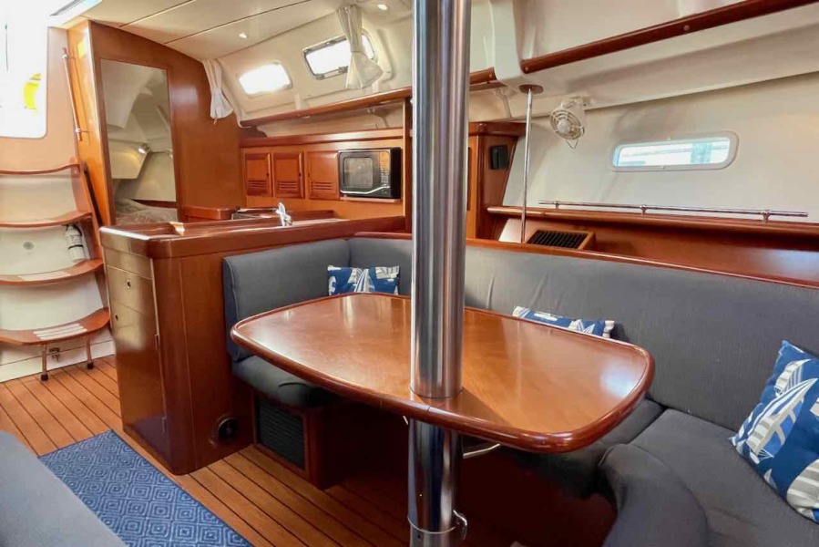 2007 Beneteau 373