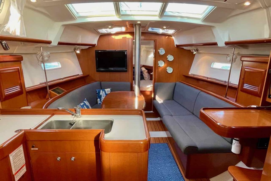 2007 Beneteau 373