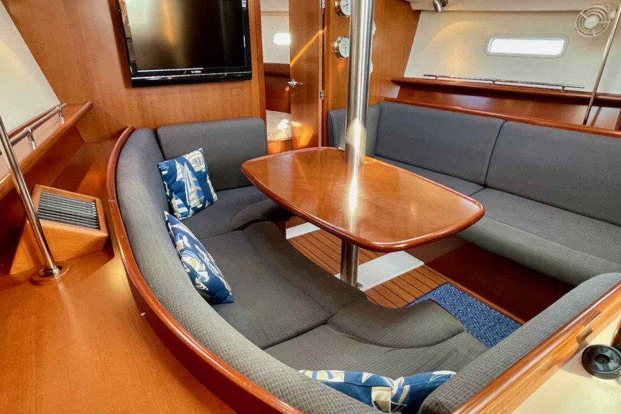 2007 Beneteau 373