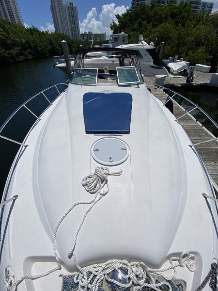 37' 2007 Larson 37 Cabrio