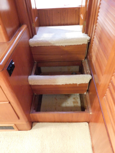 1989 Viking 44 Aft Cabin