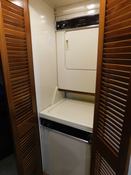 1989 Viking 44 Aft Cabin