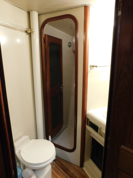 1989 Viking 44 Aft Cabin