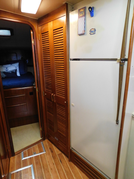 1989 Viking 44 Aft Cabin