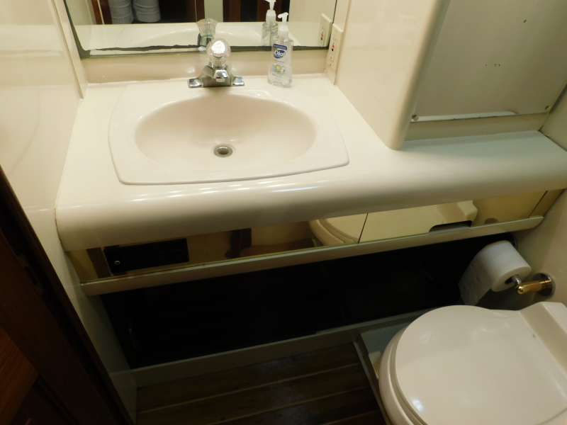 1989 Viking 44 Aft Cabin