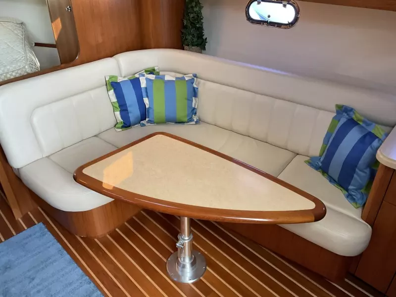 2004 Tiara Yachts 