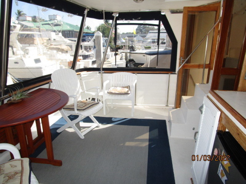 43' Jefferson sundeck port