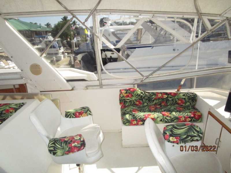 43' Jefferson flybridge port