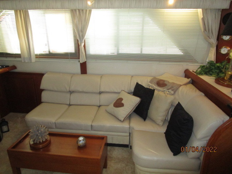 48' Californian salon starboard
