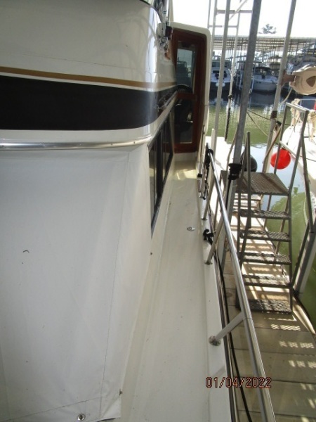 48' Californian port side deck1