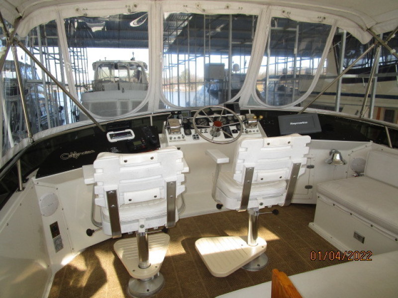 48' Californian flybridge forward