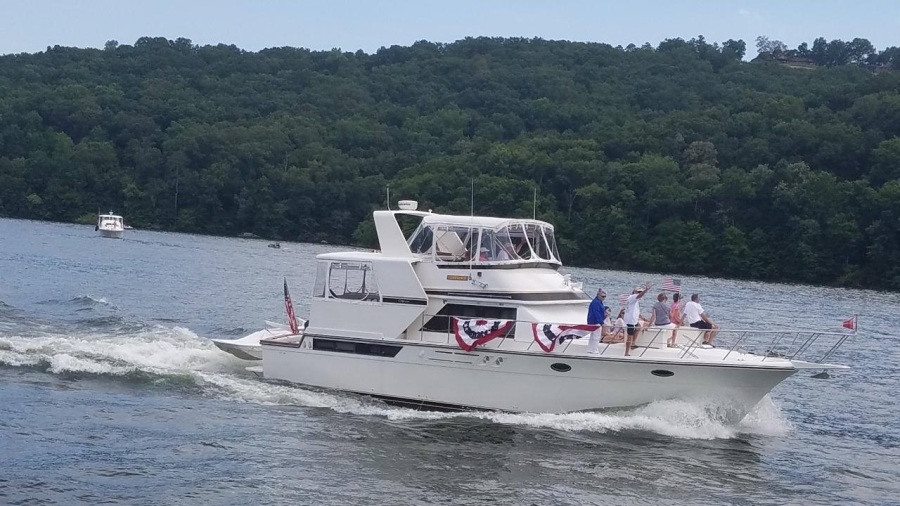 48' Californian underway