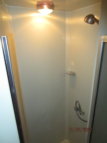 48' Californian master stateroom shower