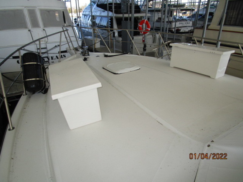 48' Californian foredeck1