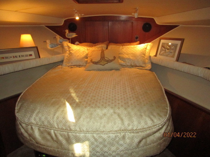 48' Californian guest stateroom