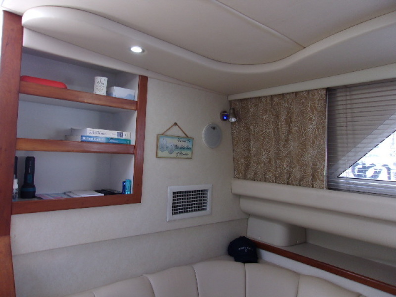 1998 Cruisers Yachts 3650