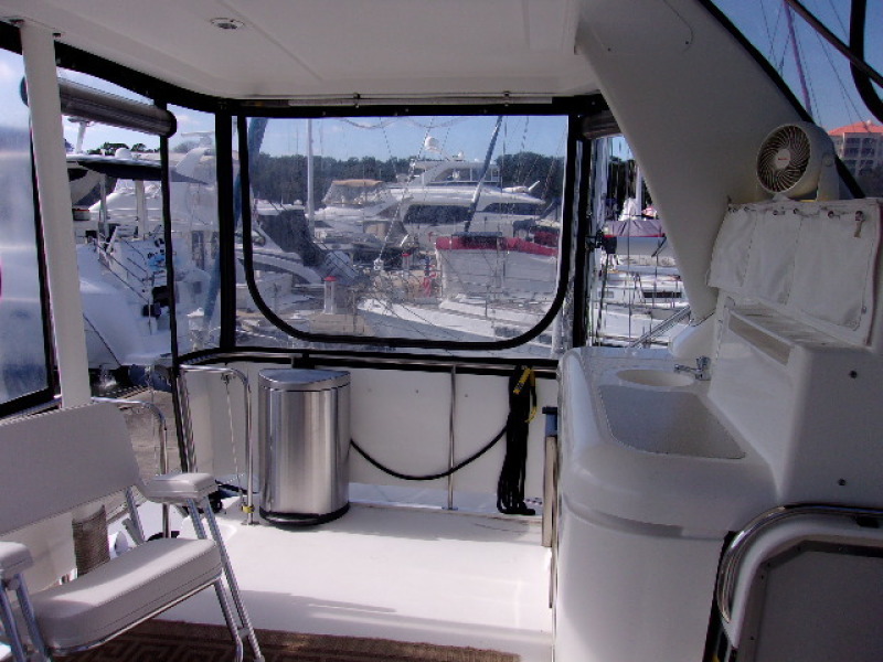 1998 Cruisers Yachts 3650