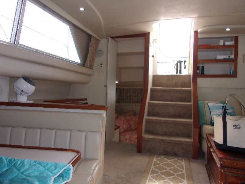 1998 Cruisers Yachts 3650