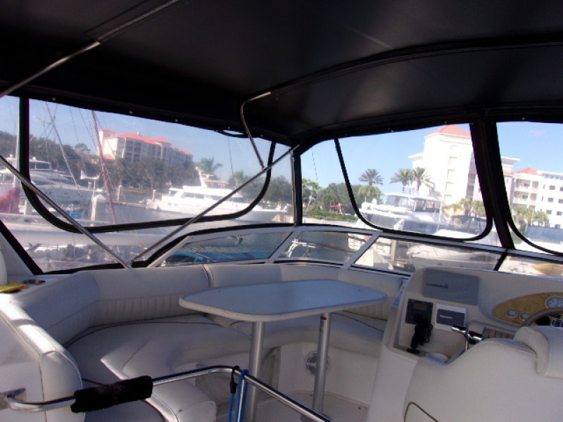 1998 Cruisers Yachts 3650