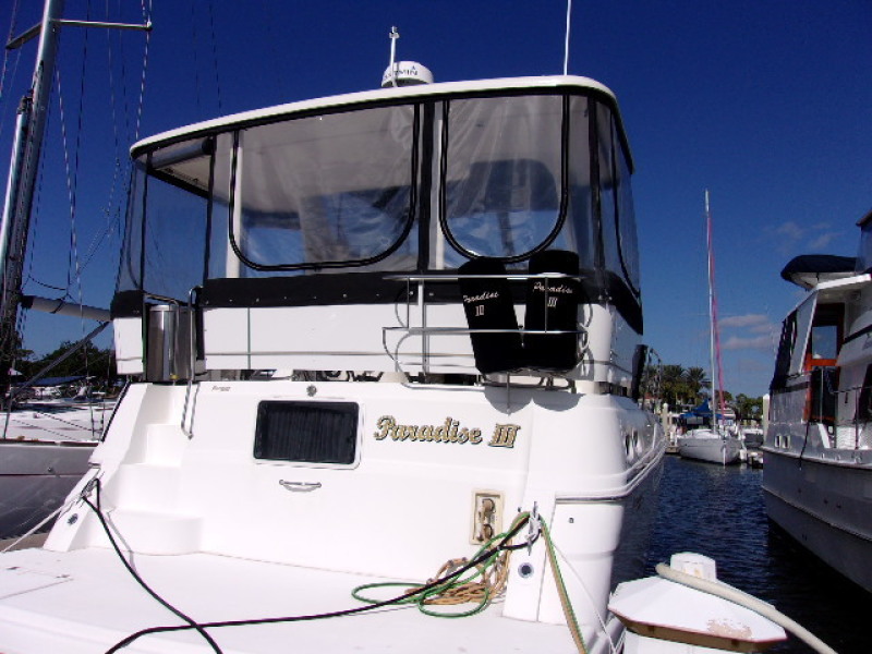 1998 Cruisers Yachts 3650