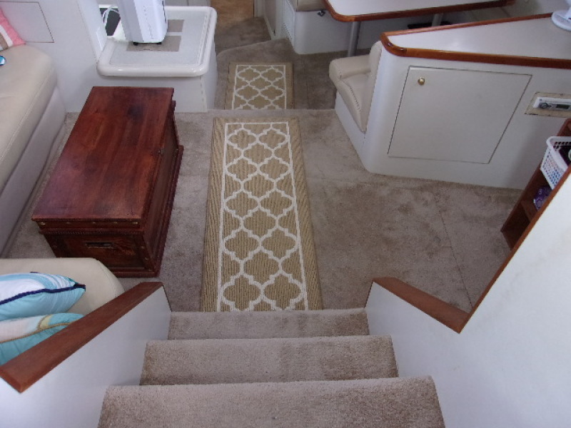 1998 Cruisers Yachts 3650