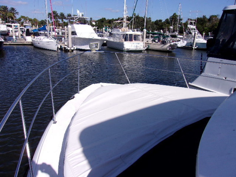 1998 Cruisers Yachts 3650