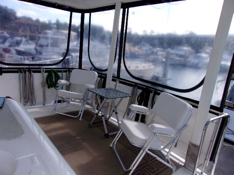 1998 Cruisers Yachts 3650
