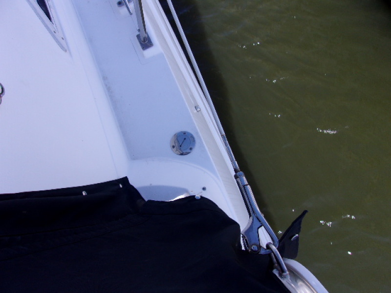 1998 Cruisers Yachts 3650