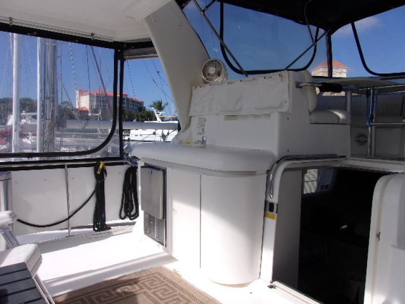1998 Cruisers Yachts 3650