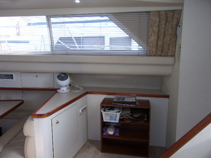 1998 Cruisers Yachts 3650