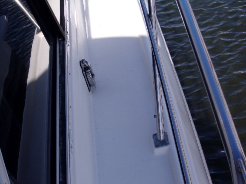 1998 Cruisers Yachts 3650